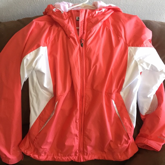 Columbia Omni-shield coral windbreaker like new - Picture 6 of 8